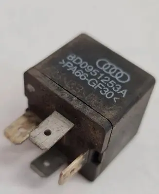 Audi A4 S4 B5 8D Other relay 8D0951253A PA66GF30 B3M0