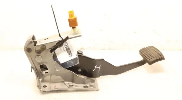 Mitsubishi ASX Clutch pedal 