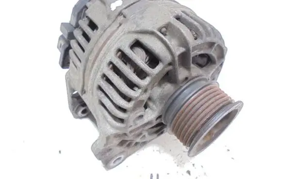 Volkswagen Golf IV Generator/alternator 028903028D