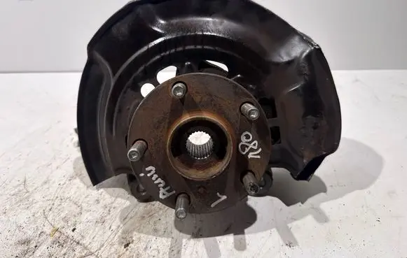Toyota Auris E180 Front wheel hub