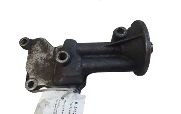Nissan X-Trail T30 Oil filter mounting bracket 15238BN300