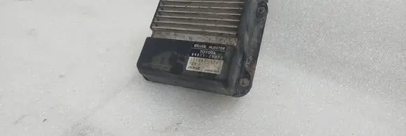 Toyota Avensis T250 Fuel injection control unit/module 8987120050