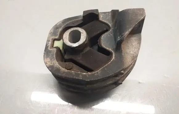 Renault Master III Engine mount vacuum valve 
