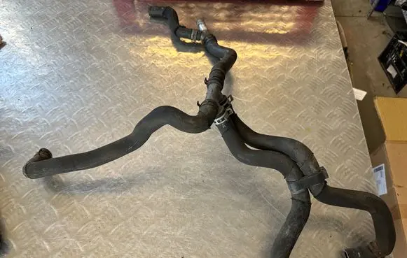 Nissan Juke I F15 Engine coolant pipe/hose