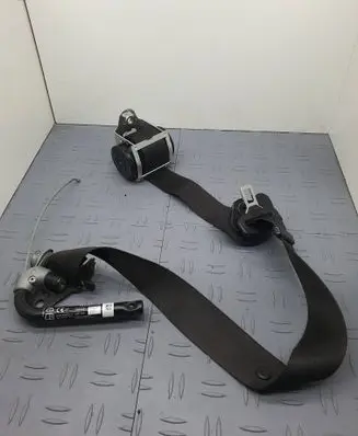 BMW 5 F10 F11 Front seatbelt 610126200B 111026