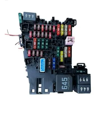 Volkswagen PASSAT B8 Fuse module 5q0937615c