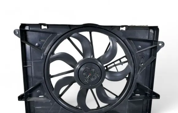 Chrysler Pacifica Radiator cooling fan shroud 68217321AB