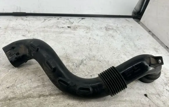 Renault Clio IV Air intake duct part 165556691R