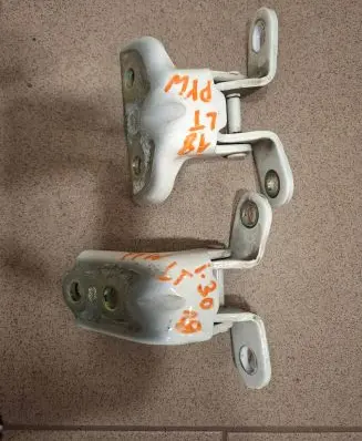 Hyundai i30 Rear door hinge set 