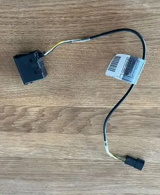 BMW 3 E90 E91 AUX in-socket connector 6930561 6940237 6940236
