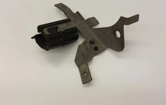 Volkswagen PASSAT B8 Other engine bay part 3C0971858