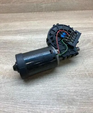 Mercedes-Benz E W210 Wiper motor 0390241420