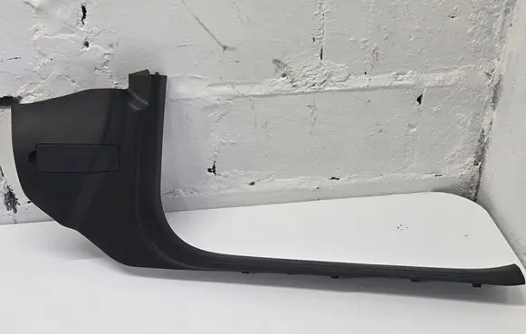Mercedes-Benz GLS X167 Front sill trim cover A1676803201