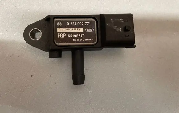 Opel Astra H Air pressure sensor 55198717