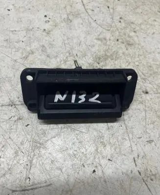 Mercedes-Benz C W204 Tailgate opening switch a2047500283