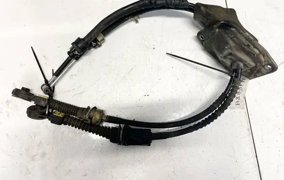 Citroen Xsara Picasso Gear shift cable linkage 