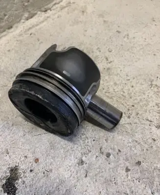 Skoda Octavia Mk2 (1Z) Piston 079147