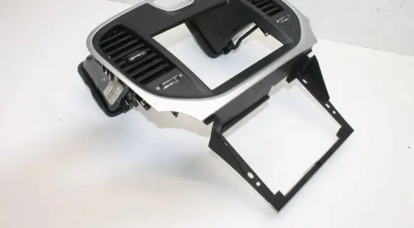 Chrysler 300C Radio/GPS head unit trim L0203164DX9AF