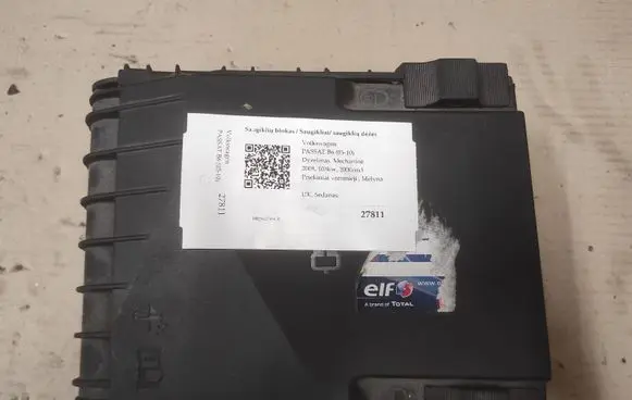 Volkswagen PASSAT B6 Fuse module 1K0937132F 3C0937125 63592777