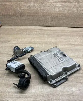 Chrysler Voyager Engine ECU kit and lock set P05094285AE P04727338AE