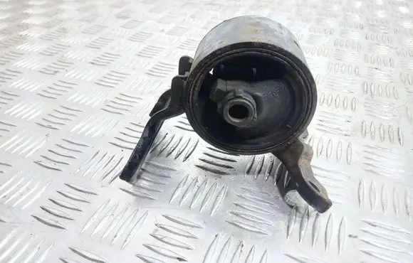 Mitsubishi Outlander Engine mount bracket
