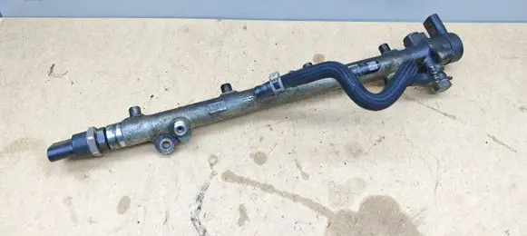 Mercedes-Benz C W203 Fuel pressure regulator A6110780149