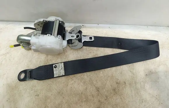 Lexus IS 220D-250-350 Front seatbelt 7M8750P 524436 CMVSS209