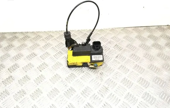 Volvo S80 Front door lock 30634615