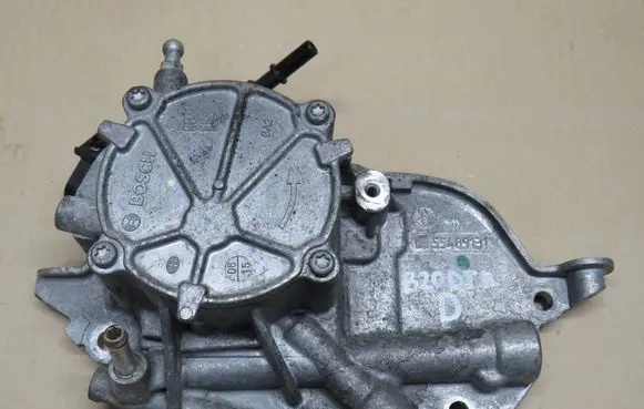 Opel Insignia A Vacuum pump 55489131