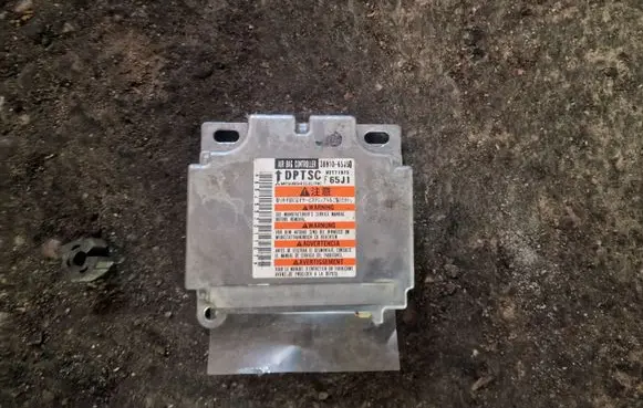 Suzuki Grand Vitara II Airbag control unit/module 3891065J50