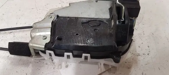 Toyota Prius (XW30) Rear door lock