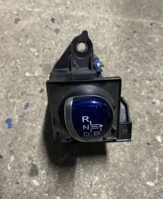 Toyota Auris E180 Gear shifter/selector 75C583