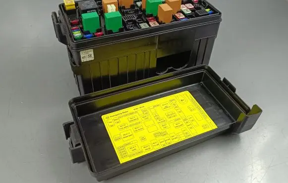 SsangYong Musso Fuse box set 8238038210