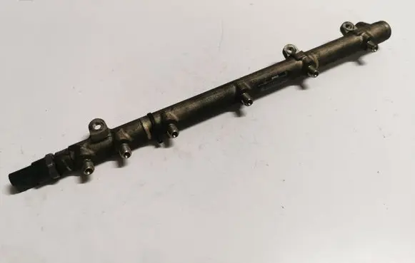 Mercedes-Benz E W211 Fuel main line pipe 0281002504 A6120700195 0445215012