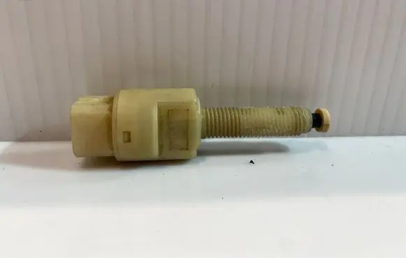 Audi A4 S4 B5 8D Brake pedal sensor switch 4A0945515A 4A0945515