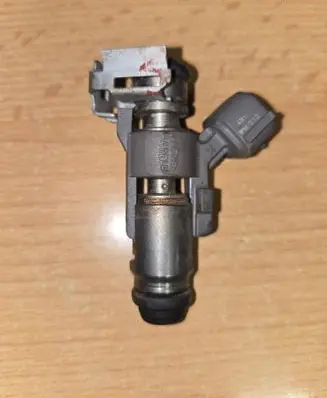 Citroen C4 I Fuel injector