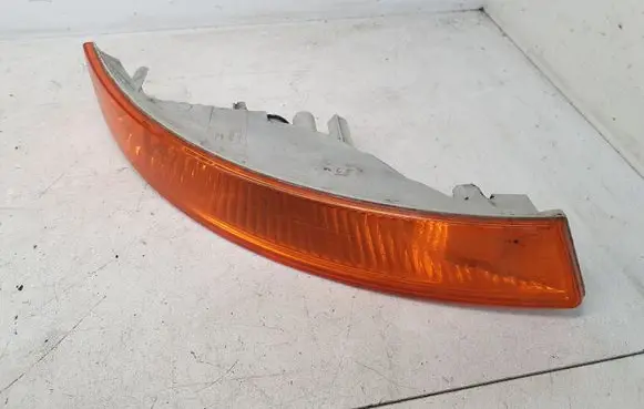 Nissan Navara D23 Front indicator light 89020826