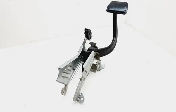 Volvo XC90 Brake pedal