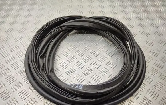 Peugeot Rifter Trunk rubber seal (body) 