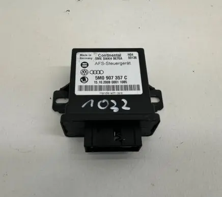 Volkswagen PASSAT B6 Light module LCM 5M0907357C 5WK49676A