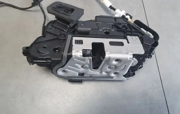 Cupra Formentor Front door lock 5TB837015E