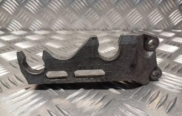 Mercedes-Benz C W203 Air filter cleaner box bracket assembly A6460940641