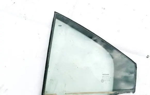 Rear vent window glass