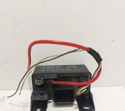 Mercedes-Benz A W168 Glow plug pre-heat relay 0255452832 899075000