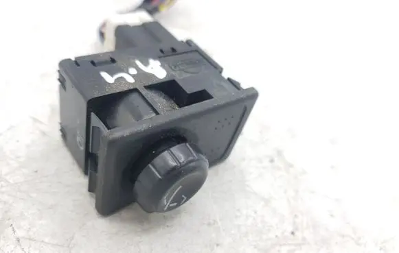 Nissan X-Trail T30 Wing mirror switch YJD