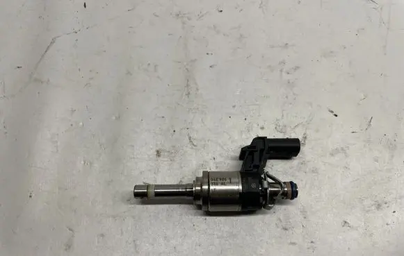 Volkswagen Jetta VII Fuel injector 04E906036AL