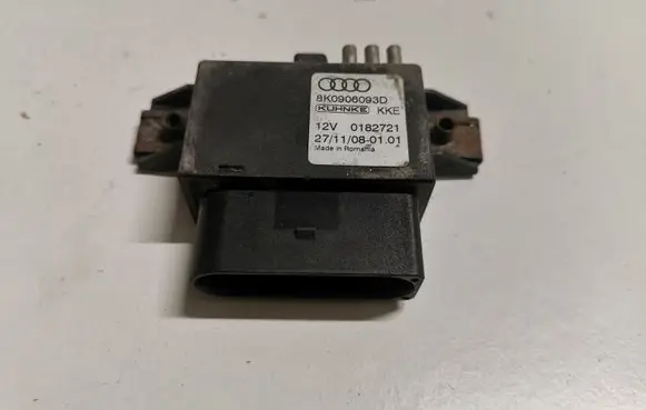 Audi A5 8T 8F Fuel pump relay 8K0906093D