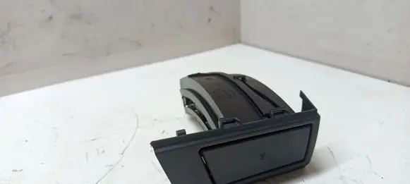 BMW X3 E83 Cup holder 22167210