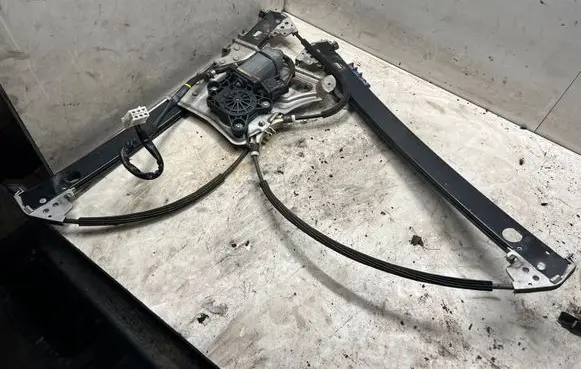 Mercedes-Benz S W220 Front door window regulator with motor 2207200346