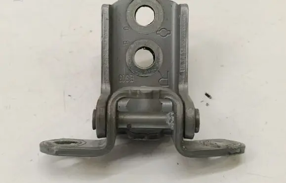 Nissan Juke II F16 Front door upper hinge 